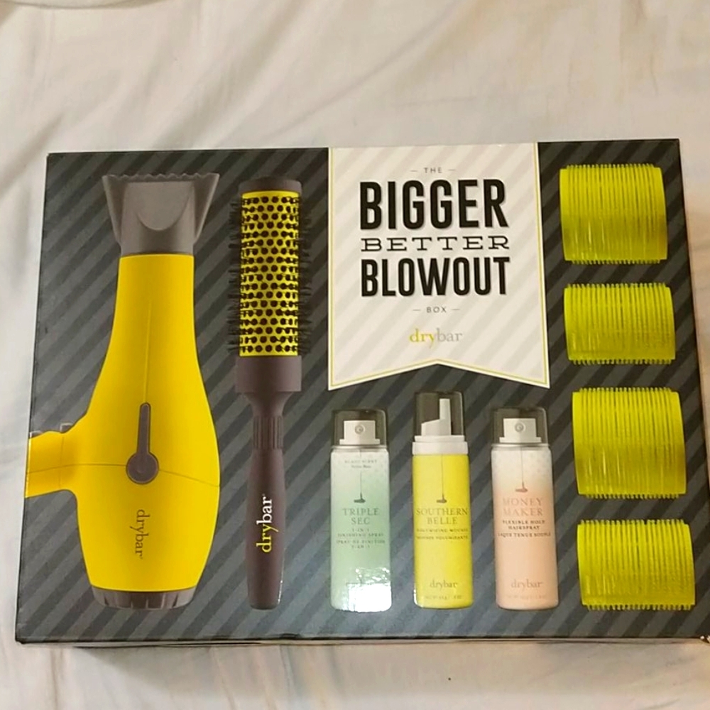 NEW! DryBar the Bigger Better Blowout